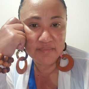 Meet your Posher, Anita